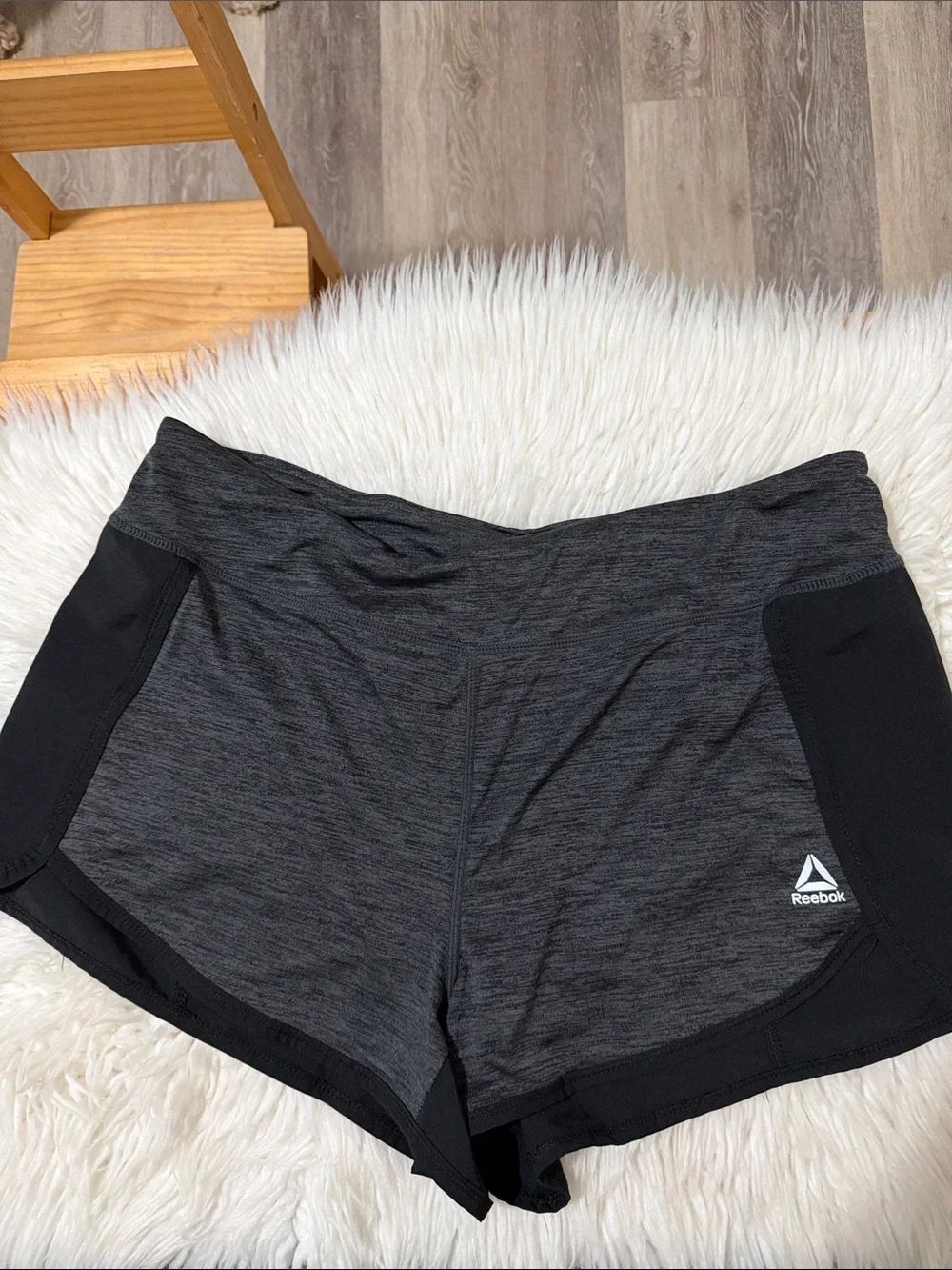Reebok Women's Charcoal Heather Athletic Shorts with Black Trim Size Large